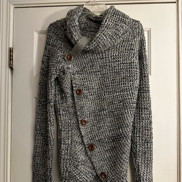 Sweater - Picture 1 of 1